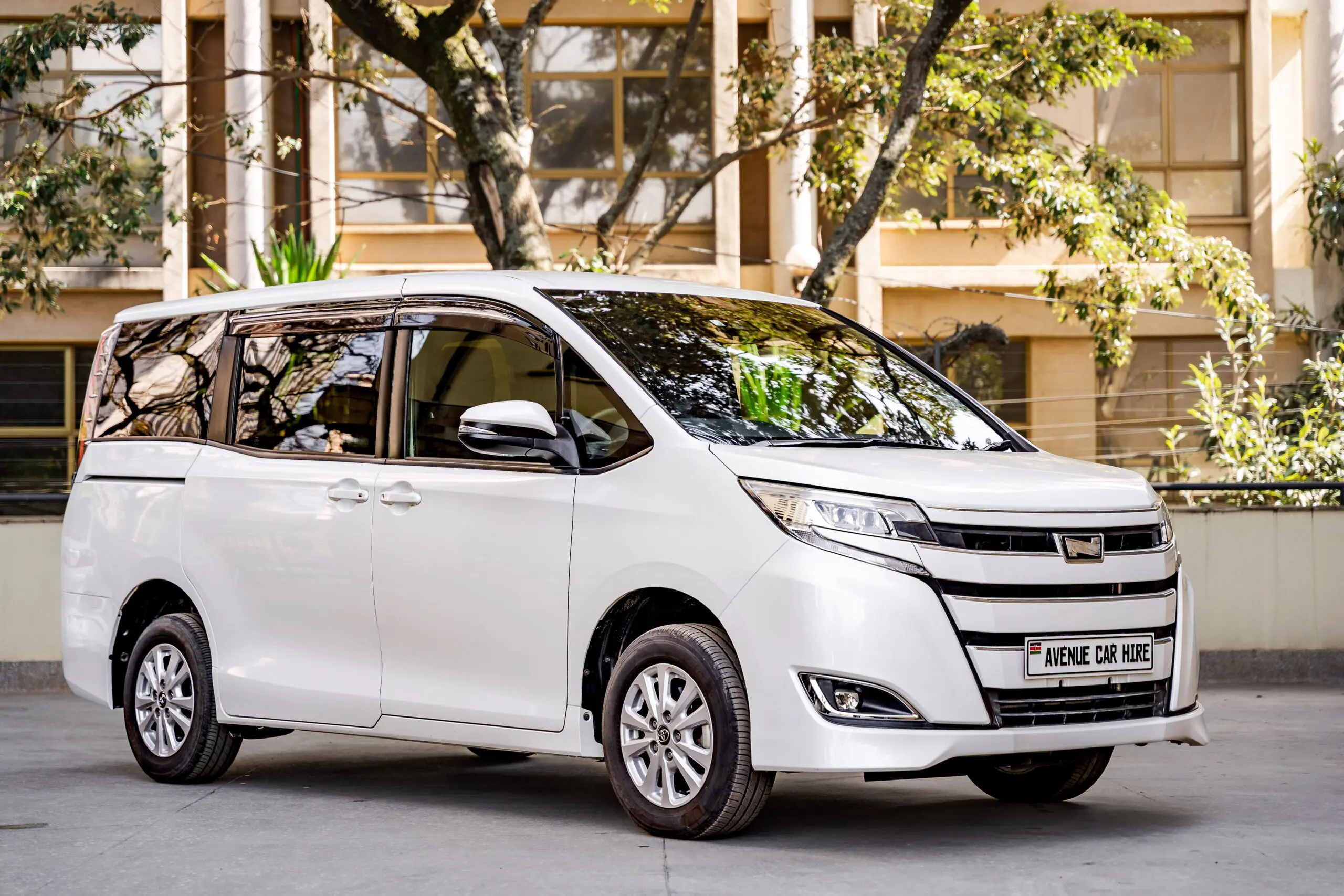 Noah / Voxy Hybrid (2015-2018)