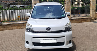 Toyota Noah / Voxy 2014